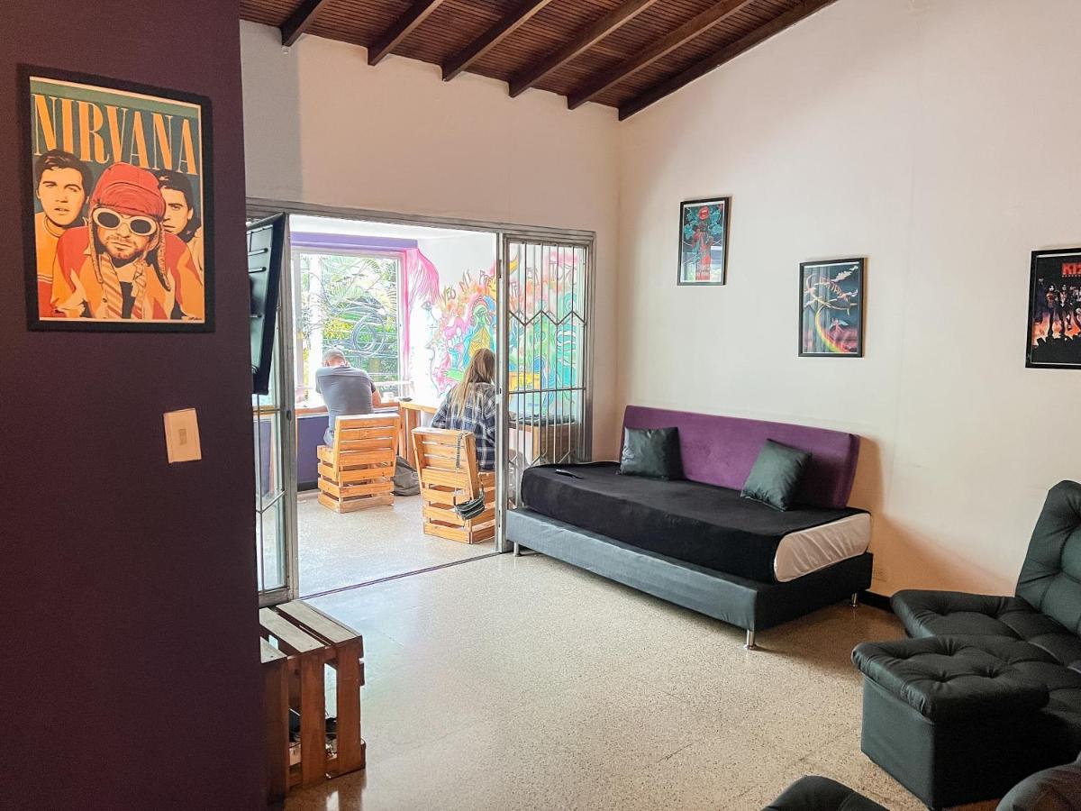 Rock Hostel Medellín Esterno foto